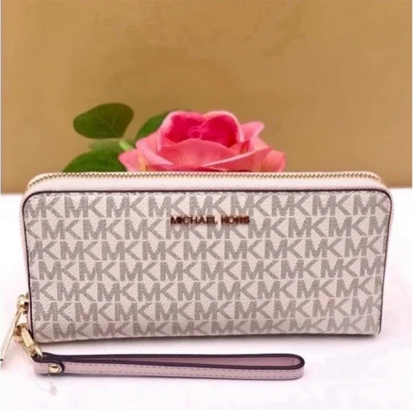 Michael Kors Large Continental Wallet - Picture 4 of 13